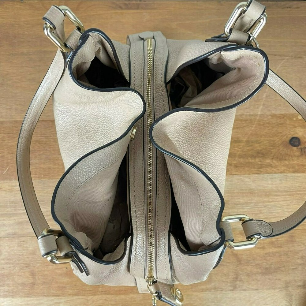 Coach Women's Edie 31 Pebble Shoulder Bag 31 Beige - Picture 5 of 12